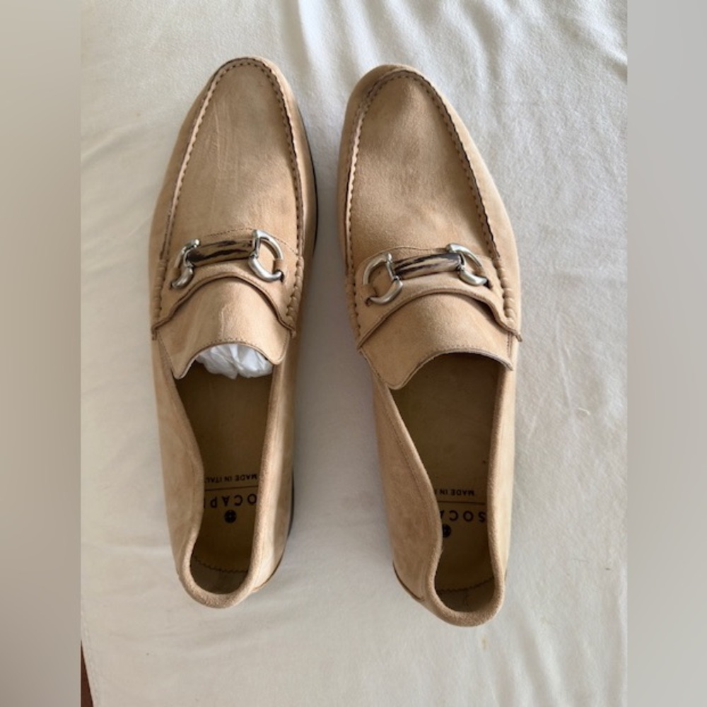 NEVER WORN: Men’s Tan Suede Loafers